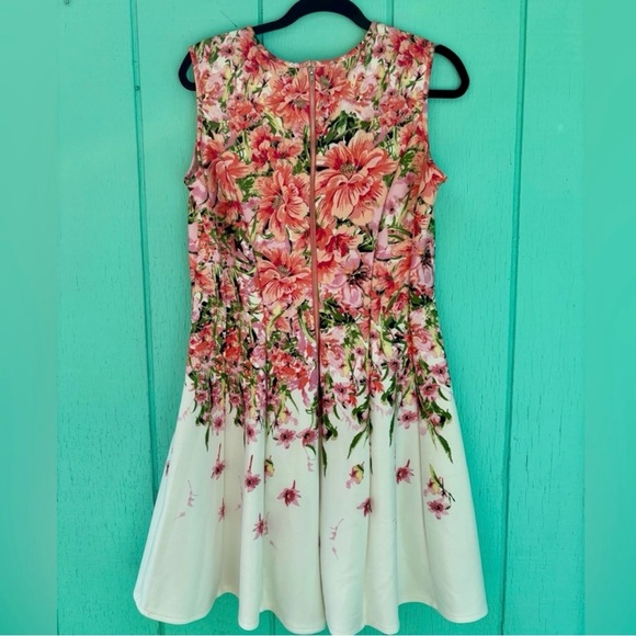 Gabby Skye Women's Floral Fit and Flare
Sleeveless Dress Size 12 - Picture 3 of 9